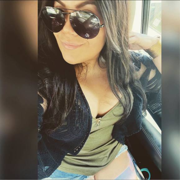 Meet your Posher, Paola - Picture 1 of 1